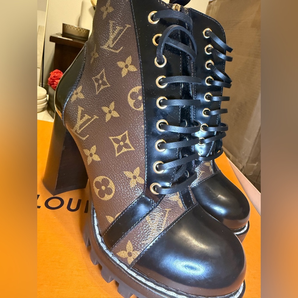 Louis Vuitton Star Trail Lace Up Boots - Picture 5 of 5